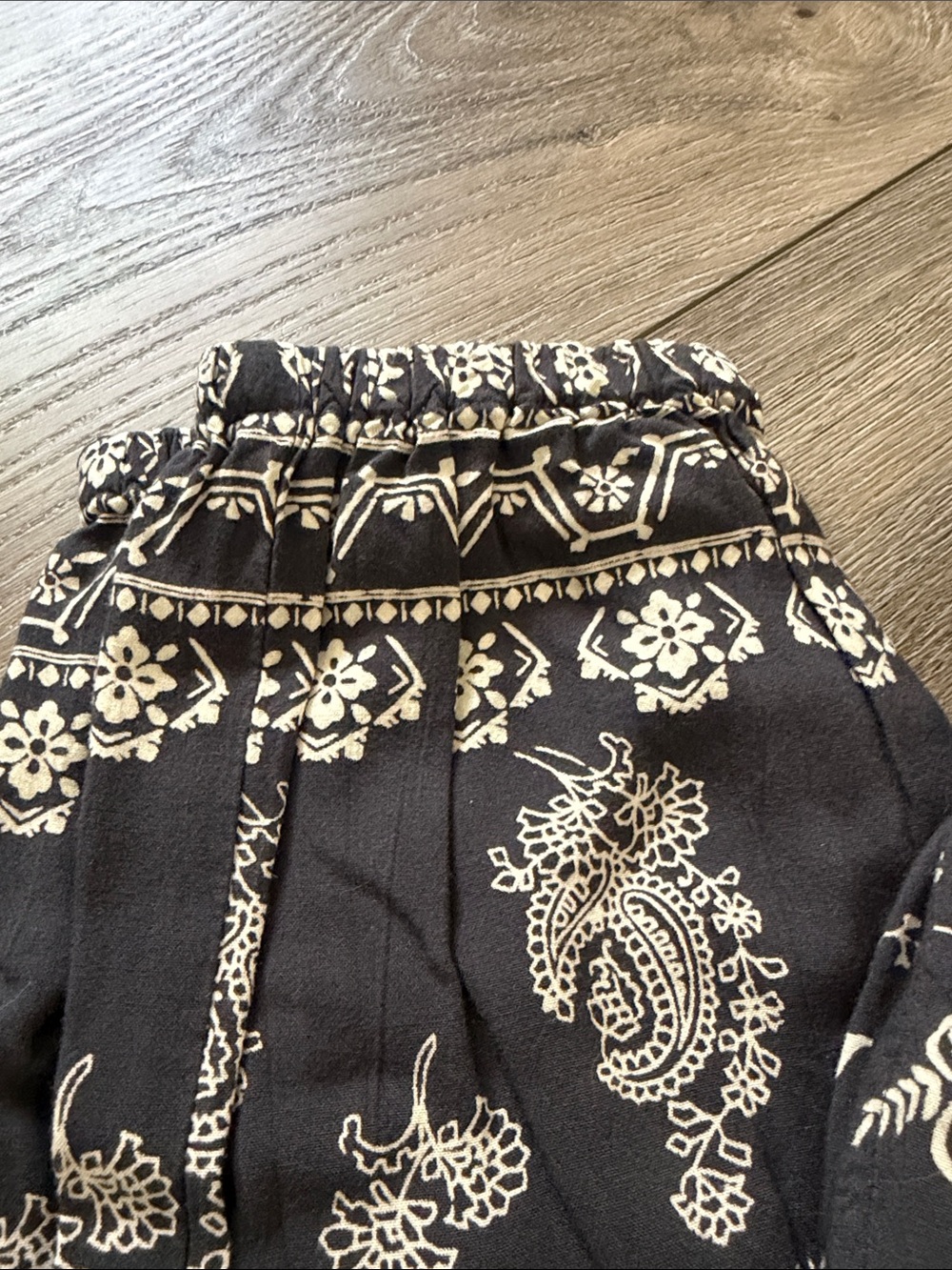 Angie Grey and Cream Floral Pull-On Pants - Picture 3 of 4